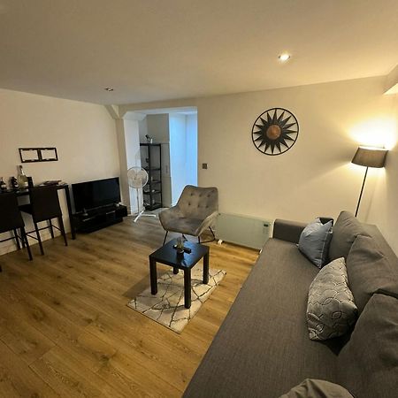 Cozy Two Bedroom Apartment Sleeps 6 Near Camden Market Hw10 Лондон Екстериор снимка