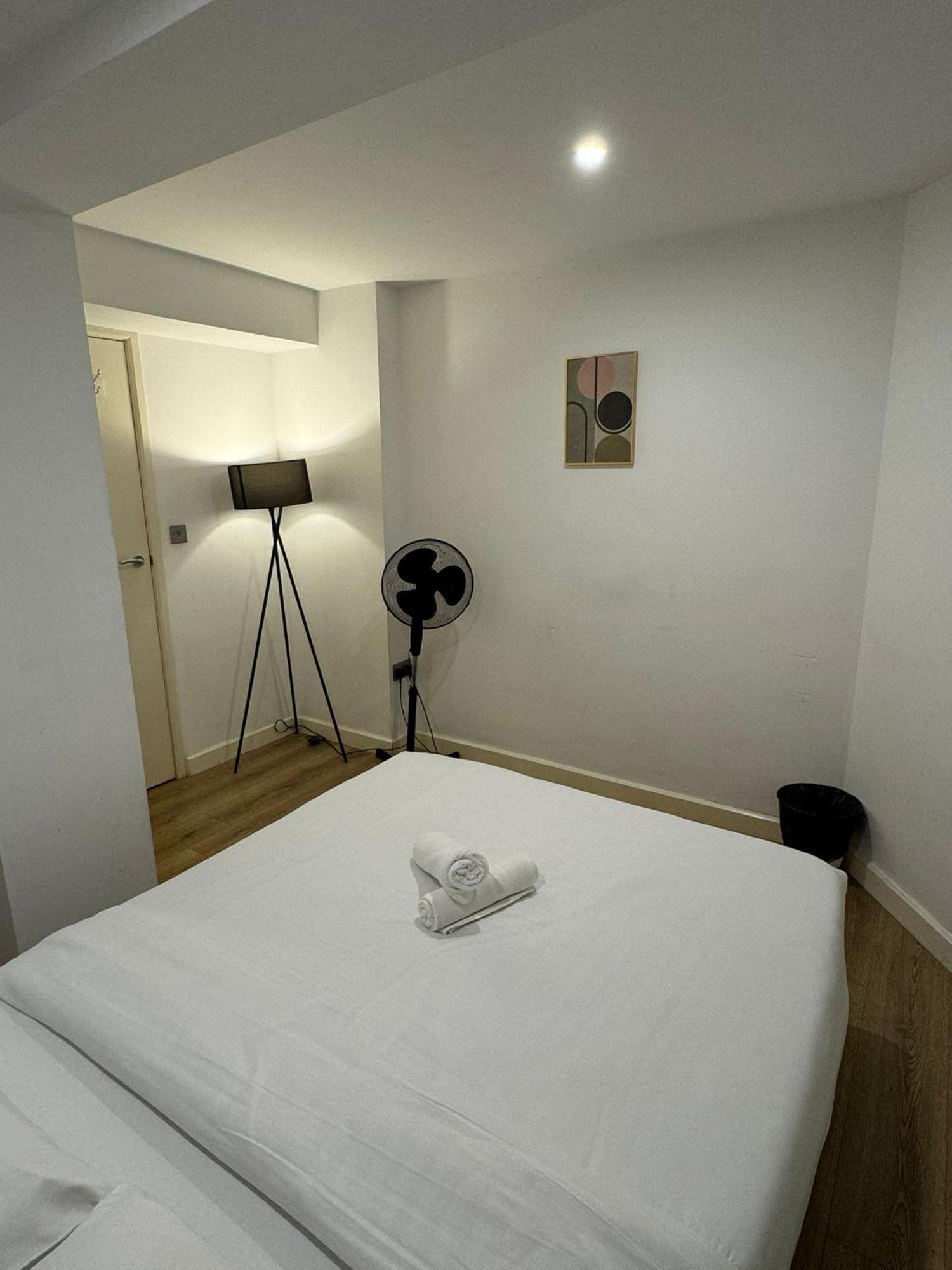 Cozy Two Bedroom Apartment Sleeps 6 Near Camden Market Hw10 Лондон Екстериор снимка