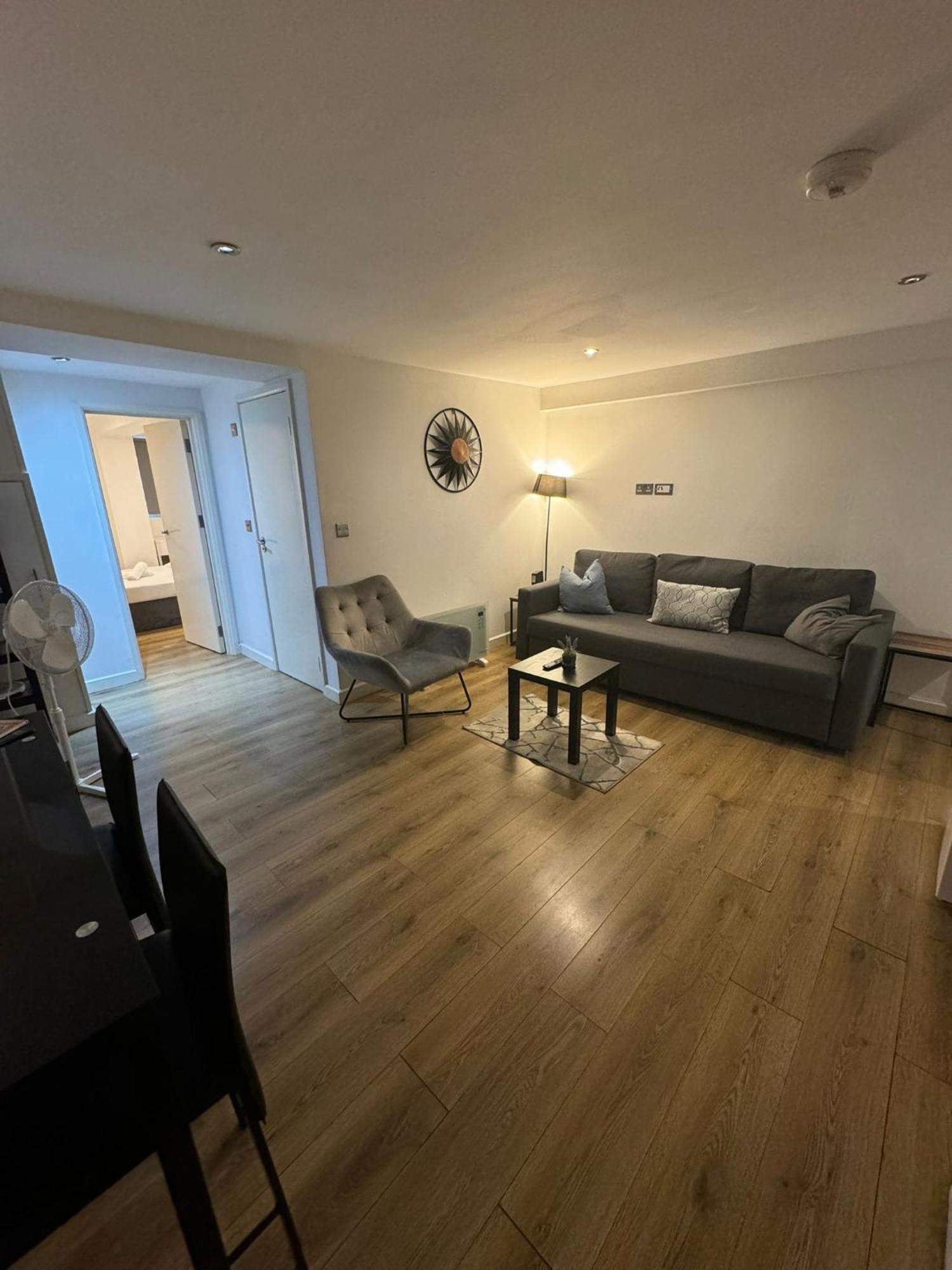Cozy Two Bedroom Apartment Sleeps 6 Near Camden Market Hw10 Лондон Екстериор снимка